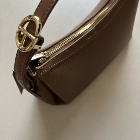 شنطة كريسبيلا حجم وسط بني Chrisbella midume brown hand bag