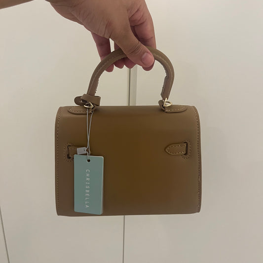 شنطة كريسبيلا لونين حجم صغير Chrisbella small black hand bag brown