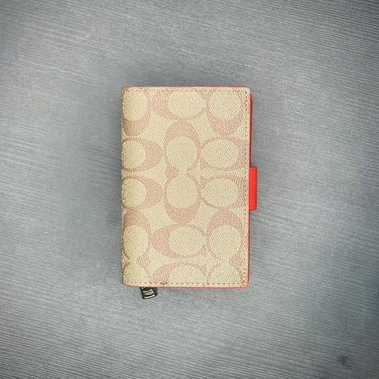 محفظة بنمط أحرف لون أحمر متوسطة Medium CC patterned red wallet