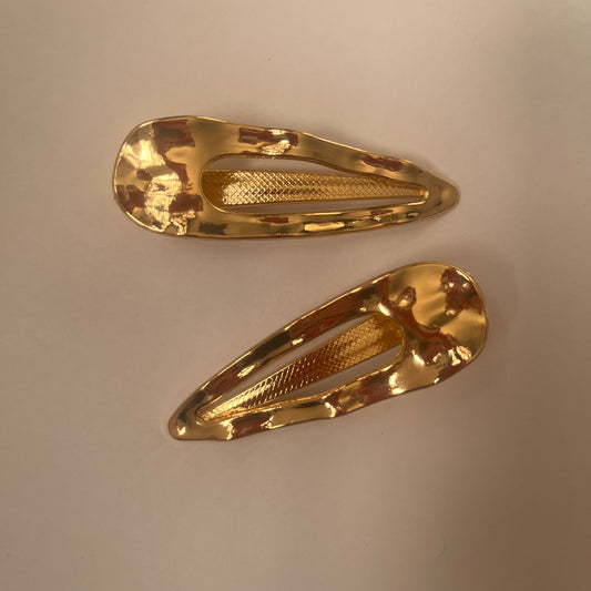 Metal textured hair clip 2 pc مشبك شعر ذو نسيج معدني قطعتين