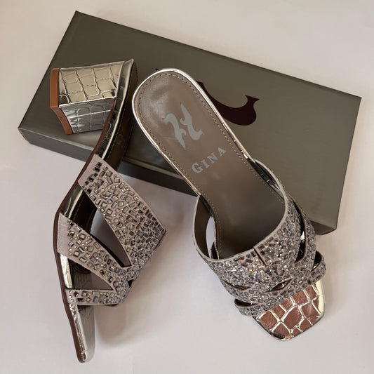 حذاء نسائي صندل بمقدمة مربعة وكعب عريض فضي Silver square toe sandal block heel
