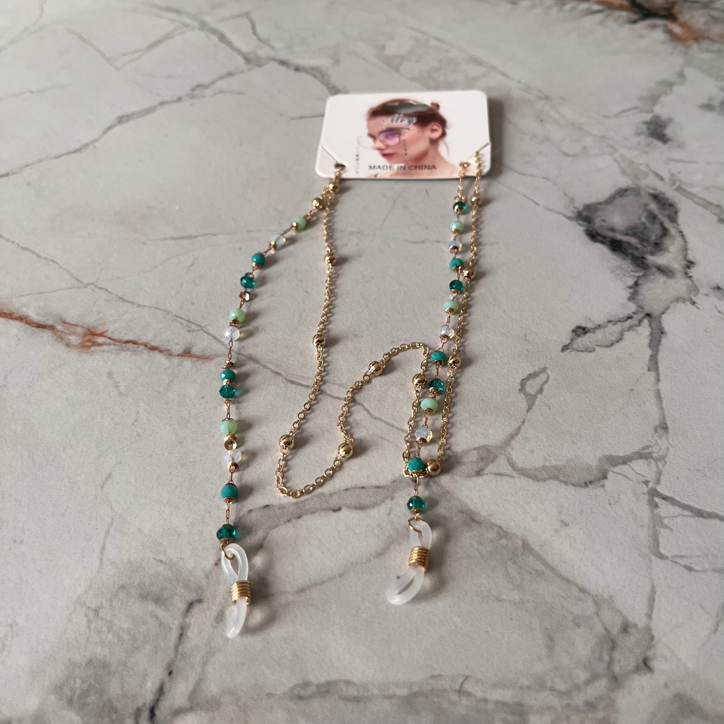 

 سلسلة نظارة مطرزة 
حبل نظارات مضاد للانزلاق مع خرز ملون، مثالي لأزياء الصيف، سلسلة نظارات عصرية  | إكسسوار نظارات عصري أنيق

Beaded Eyeglass Chain
Colorful Summer Fashion, Sunglasses Chain
 Stylish modern eyewear accessory
Versatile Fashion Glass Necklace & Bracelet, Anti-Slip Eyewear Lanyard with Colorful Shell Beads, Ideal for Summer Fashion, Fashion Fashion Glasses Chain|Ethnic Fashion Accessory|Chic Fashion Glasses Accessory