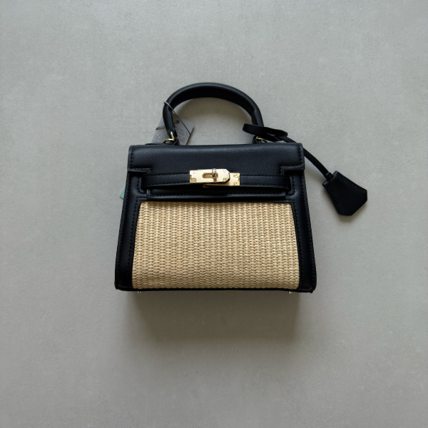 شنطة كريسبيلا حجم صغير أسود Chrisbella small black hand bag